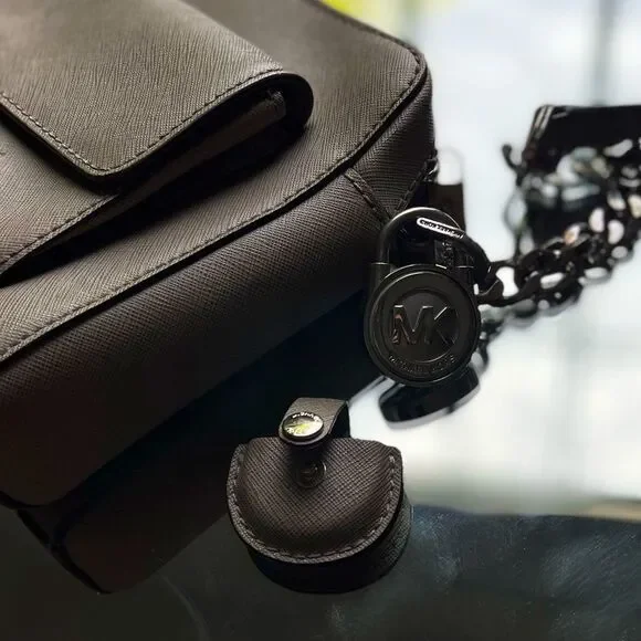 Micheal Kors Leather Grey Crossbody Purse Silver Accents Small Bag​​​ - Picture 5 of 8